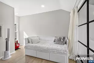 569 Windsor Dr, Palisades Park, NJ 07650 - Photo 20
