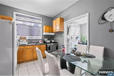 4527 Cottage Place, Union City, NJ 07087 - Photo 10