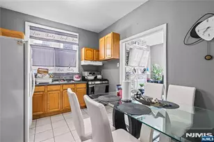 4527 Cottage Pl, Union City, NJ 07087 - Photo 10