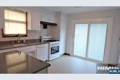 707 5th Street, Carlstadt, NJ 07072 - Photo 2