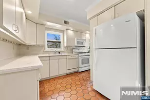 81 5th St, Cresskill, NJ 07626 - Photo 6
