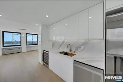 300 Winston 1009 #1009, Cliffside Park, NJ 07010 - Photo 6
