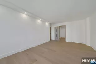 300 Winston 1009, Cliffside Park, NJ 07010 - Photo 12