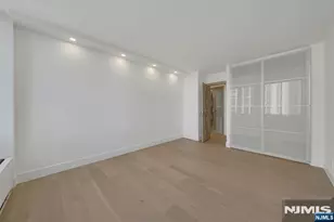 300 Winston 1009, Cliffside Park, NJ 07010 - Photo 10