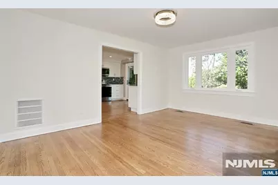 183 Farview Avenue, Paramus, NJ 07652 - Photo 14
