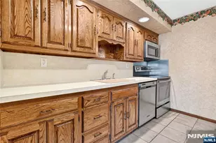 10 Hasbrouck Ave, Emerson, NJ 07630 - Photo 18