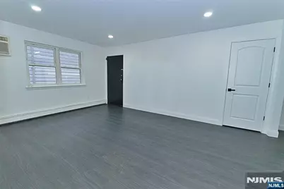401 Undercliff Avenue B1 #B1, Edgewater, NJ 07020 - Photo 2