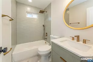 167 Pleasant Ave, Bergenfield, NJ 07621 - Photo 22