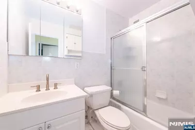 250 Gorge Road 28C #28C, Cliffside Park, NJ 07010 - Photo 26