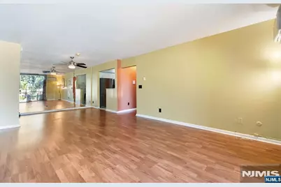 462 Liberty Street 206 #206, Little Ferry, NJ 07643 - Photo 4