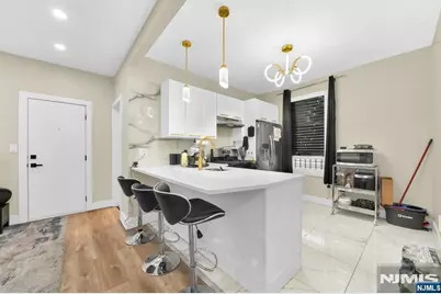 34 Arverne Terrace, Irvington, NJ 07111 - Photo 4