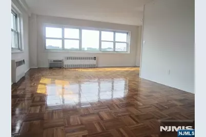 2175 Hudson Terrace 5-O #5-O, Fort Lee, NJ 07024 - Photo 2