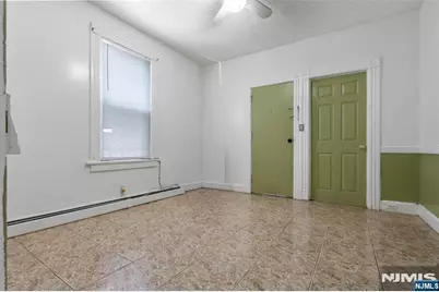 33 Vreeland Avenue, Passaic, NJ 07055 - Photo 14