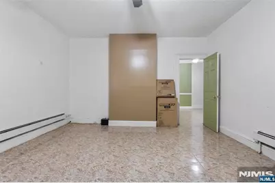 33 Vreeland Avenue, Passaic, NJ 07055 - Photo 8