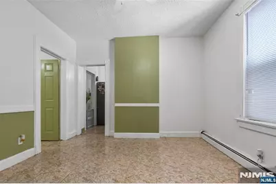33 Vreeland Avenue, Passaic, NJ 07055 - Photo 12