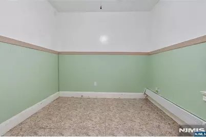 33 Vreeland Avenue, Passaic, NJ 07055 - Photo 16