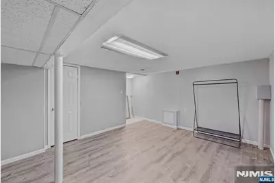 11 Raritan Avenue, Paterson, NJ 07503 - Photo 36