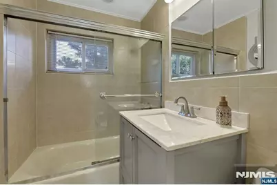 241 Johnson Avenue N4 #N4, Hackensack, NJ 07601 - Photo 24
