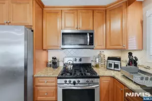 262 Lee St, Elmwood Park, NJ 07407 - Photo 24