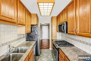 6600 Blvd East 17 N, West New York, NJ 07093 - Photo 10
