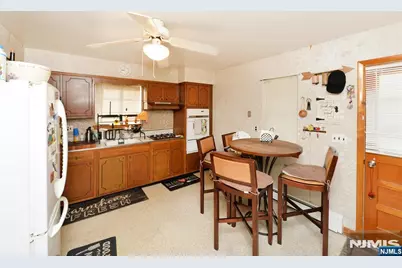 427-431 Edmund Avenue, Paterson, NJ 07502 - Photo 6
