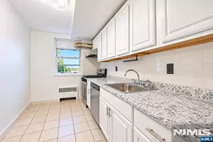 2345 Linwood Ave 5G, Fort Lee, NJ 07024 - Photo 6