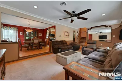 340 Graphic Boulevard, New Milford, NJ 07646 - Photo 8