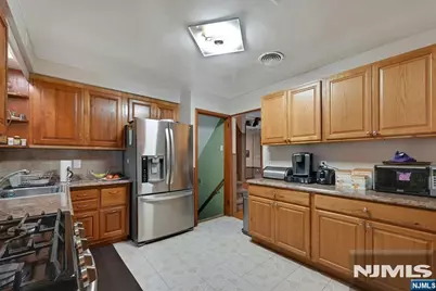 340 Graphic Boulevard, New Milford, NJ 07646 - Photo 12