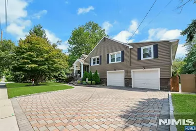 340 Graphic Boulevard, New Milford, NJ 07646 - Photo 2