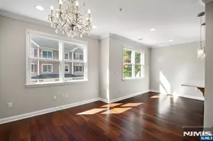 382 Kingston Ct 382, West New York, NJ 07093 - Photo 2