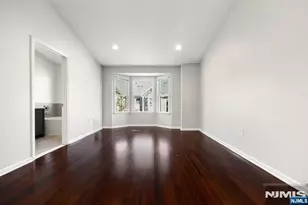 382 Kingston Ct 382, West New York, NJ 07093 - Photo 12
