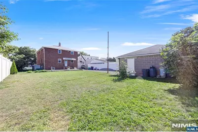 325 Grant Avenue, Lyndhurst Township, NJ 07071 - Photo 8
