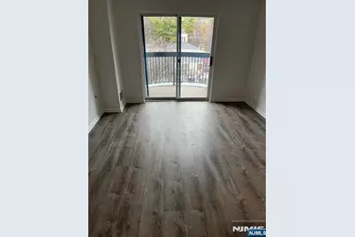 415 Chase Court 415 #415, Edgewater, NJ 07020 - Photo 8