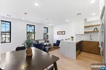 113 Oak Street 2 #2, Jersey City, NJ 07304 - Photo 4