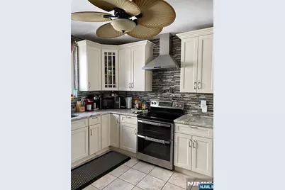 138 Pompton Avenue, Verona, NJ 07044 - Photo 4