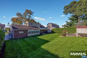 340 Alan Dr, Paramus, NJ 07652 - Photo 28