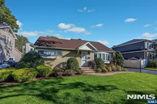 340 Alan Dr, Paramus, NJ 07652 - Photo 2