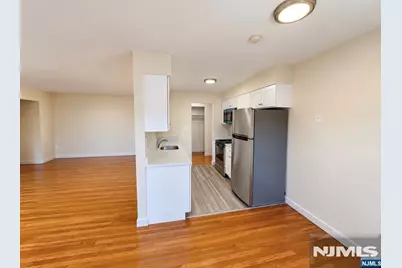 220 Meadow Lane D14 #D14, Secaucus, NJ 07094 - Photo 2
