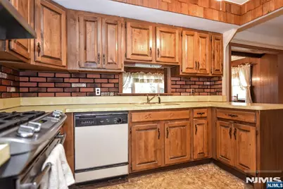4 Demartini Place, Waldwick, NJ 07463 - Photo 6