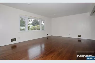 7-32 Richard Street, Fair Lawn, NJ 07410 - Photo 6