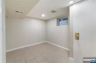 214 Smith St, Newark, NJ 07106 - Photo 10