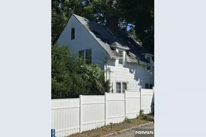 123 N Vivyen Street, Bergenfield, NJ 07621 - Photo 2