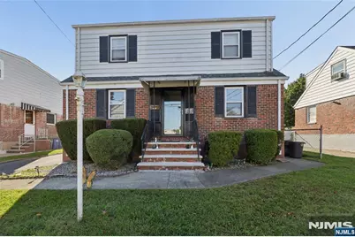 86 Falmouth Avenue, Elmwood Park, NJ 07407 - Photo 2