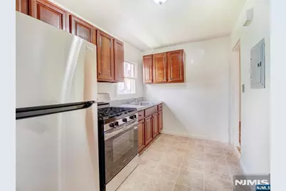 138 Lincoln Street A2 #A2, Montclair, NJ 07042 - Photo 6