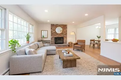 34 Homewood Avenue, Allendale, NJ 07401 - Photo 2