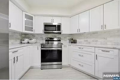 271 Village Circle Drive, Fort Lee, NJ 07024 - Photo 8