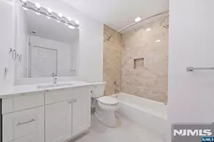 271 Village Cir Dr, Fort Lee, NJ 07024 - Photo 16