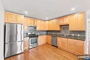 22 Sylvan Street 2A, Rutherford, NJ 07070 - Photo 4