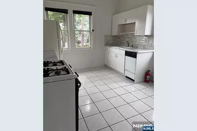 132 Merritt Avenue 2 #2, Bergenfield, NJ 07621 - Photo 8