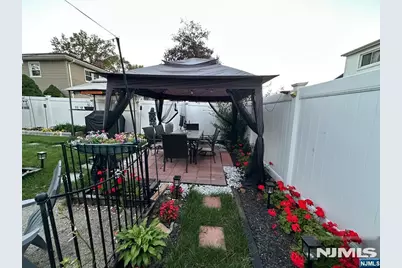 141 Highland Avenue, Bergenfield, NJ 07621 - Photo 32